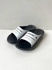 画像1: and wander / アンドワンダー / OOFOS ahh × and wander recovery sandal (1)