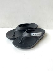 画像1: SALE and wander / アンドワンダー / OOFOS original × and wander recovery sandal (1)