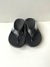 画像2: SALE and wander / アンドワンダー / OOFOS original × and wander recovery sandal (2)