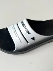 画像3: and wander / アンドワンダー / OOFOS ahh × and wander recovery sandal (3)