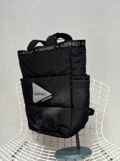 画像1: and wander / アンドワンダー / gramicci padded 2way pack (1)