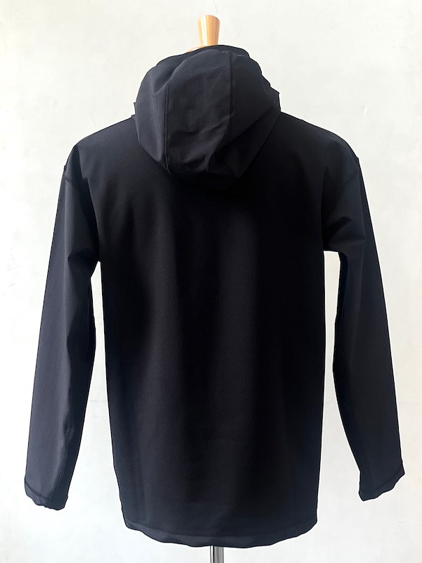 and wander（アンドワンダー）hybrid warm pocket hoodieの通販｜ネーム